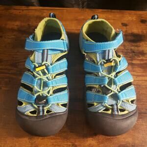 KEEN Big Kids Size 6 Newport H2 Hiking Sandal Blue/ Green Toe Guard Closed Heel